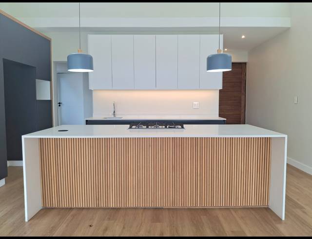 2 BEDROOM TOWNHOUSE FOR SALE IN SALT ROCK